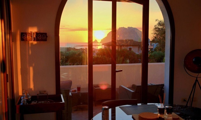 Porto San Paolo Casa | Villa Monte Contros, pool, sea view and a few minutes to the beach.