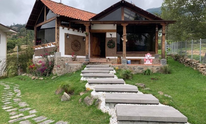 Paute Casa | Villa Nathalie -Cheerful Rustic House