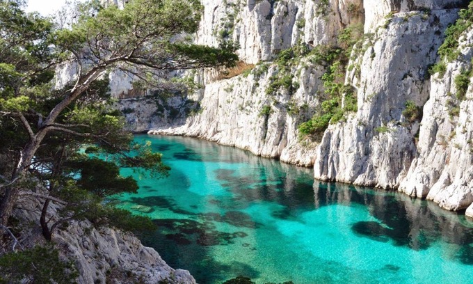 Lambesc Villa | Villa tradicional de Aixoise, piscina privada, 6 habitaciones, capacidad para 12 personas en 3800 m² cerrados