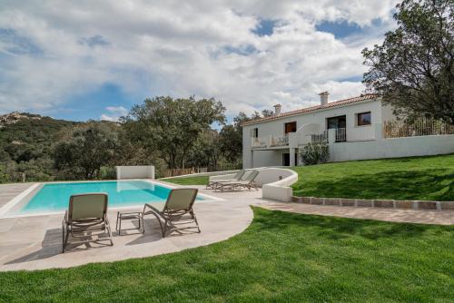 Arzachena Villa | Villa Nuova di Design con Piscina Privata