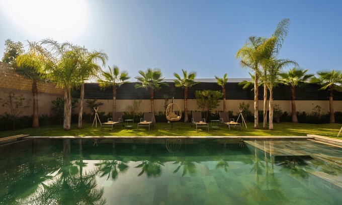 Ait Hamid Villa | Villa Oberoi - Swimming pool, Hammam & Cinema