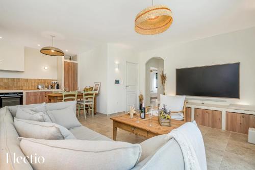 Lourmarin Villa | Villa Oliveda - Piscine & Salon Cinéma