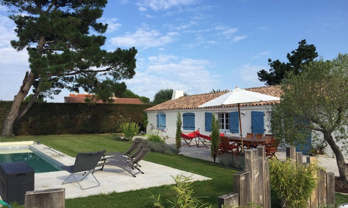 Notre-Dame-de-Monts Villa | Casa 6-8 personas, piscina privada climatizada, jardín vallado, cerca de la playa y el bosque