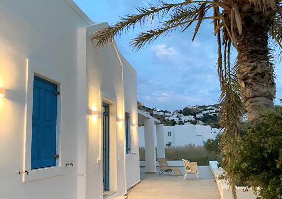 Ios Town Villa | Villa on the beach, Sarpakis Villa
