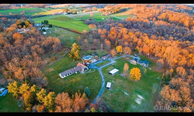 Sassamansville Casa | Villa on the hill with heated salt water indoor pool