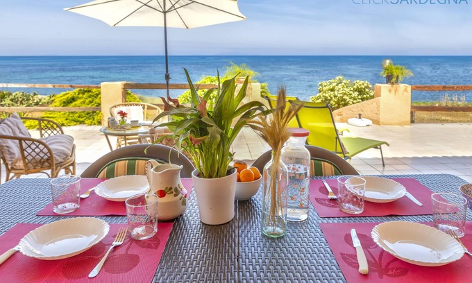 Tonnara Villa | Villa a orillas del puerto deportivo de Sorso, 3 dormitorios, terraza con vistas al mar, jardín.