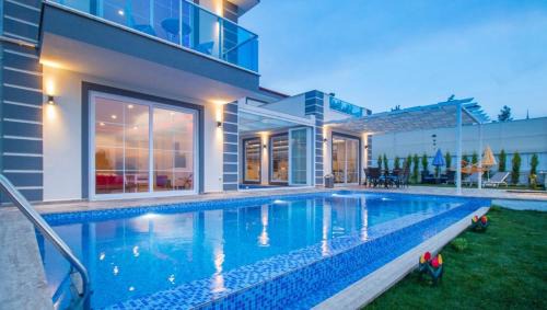Uzumlu Villa | Villa Pırıltı
