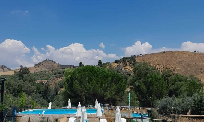 Villarosa Villa | Villa "Parco Morello Piano Terra" con vistas a la montaña, piscina y Wi-Fi