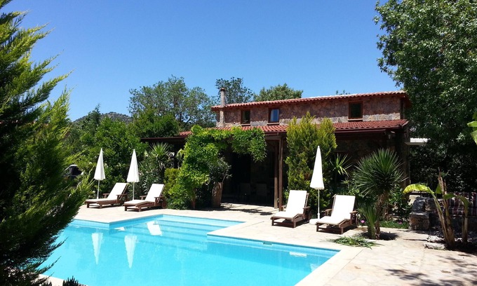 Fethiye Villa | Villa Passion es un lugar de vacaciones encantador con piscina privada y jardín en Kayaköy.