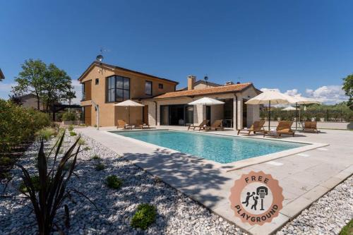 Kadumi Villa | Villa Pedena - Deluxe Comfort & Style