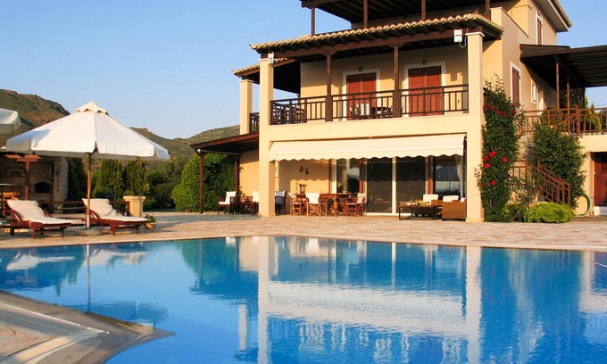 Kontos Villa | Villa Phaedra con piscina y jardín por JJ Hospitality