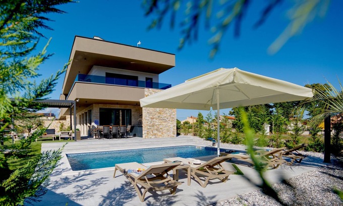 Marcana Villa | Villa Pieron - Luxury Spa Oasis