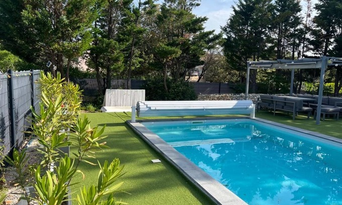 Mejannes-le-Clap Villa | Villa Piscine & Terrain Tennis