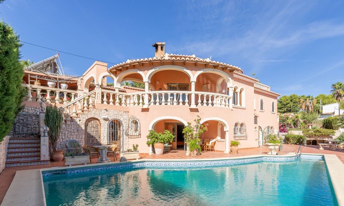 Costa de Benissa Villa | Villa 'Prestige' con vistas al mar, piscina y Wi-Fi