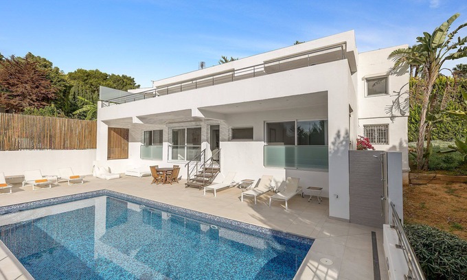 Can Furnet Villa | Villa en Santa Eulalia Del Río con 5 habitaciones, capacidad 11