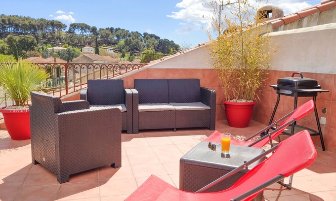 Plan-de-Cuques Apartamento | Casa Nova 4-Estudio-Panorámico-Vista al campo-Baño privado con bañera
