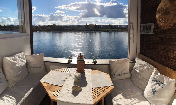 Neuwied Apartamento | VILLA RHEINSTEIN EN EL CASTILLO DE ENGERS - Exclusivo apartamento con vistas al Rin