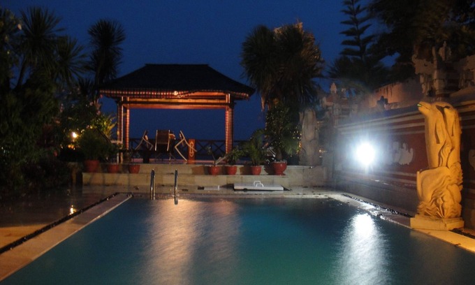 Candi Dasa Villa | Villa Rindik - Frente al Mar - En la ciudad - Gran piscina privada - Perfecto!