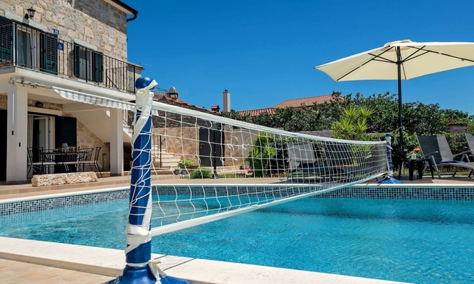 Cove Donja Krusica (Donje selo) Casa | Villa Romántica (V2441-K1) - Grohote