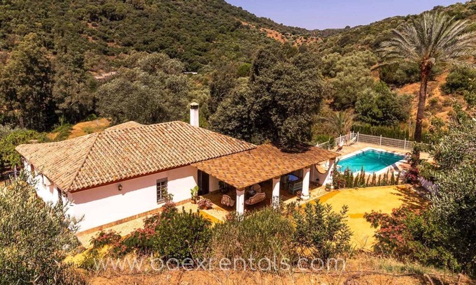 Lora Del Rio Villa | Villa "Rural Los Menestrales" con vistas a la montaña, piscina y Wi-Fi