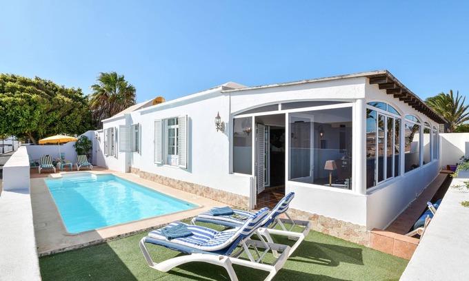 Matagorda Villa | Villa "Rústica" cerca de la playa con vistas al mar y a la montaña, piscina y terrazas