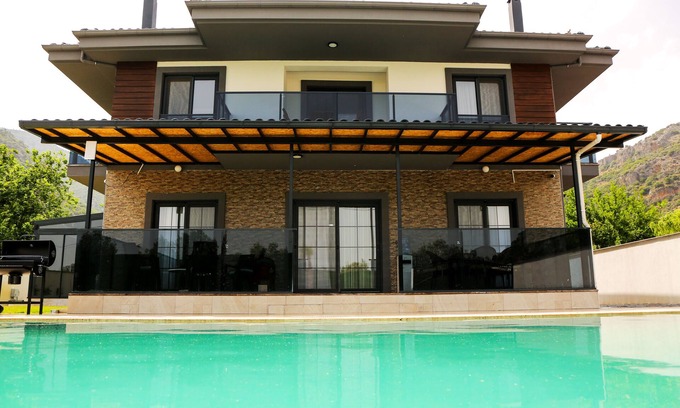 Ortaca Villa | VILLA SEMI -privater Außenpool & Innenpool - Whirlpool