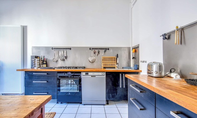 Semillac Villa | Villa 'Semillac' con terraza privada, jardín privado y Wi-Fi