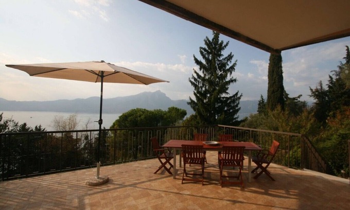 Torri del Benaco Villa | Villa: sleeps 16, swimming pool, garden, 2 large terraces, unforgettable view