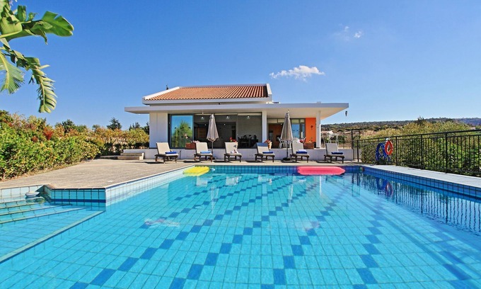 Latchi Villa | Villa Sophia Latchi con piscina privada y espectaculares vistas al mar