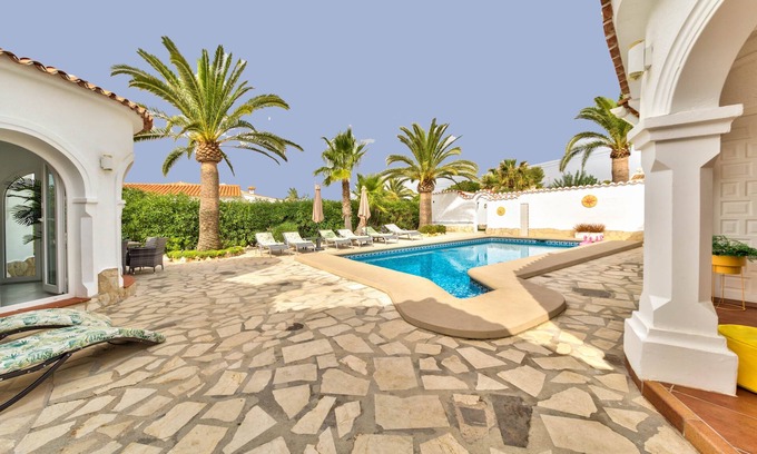 Costa Nova Casa | Villa Tadorna - Costa Nova – Where Modern Luxury Meets Mediterranean Charm