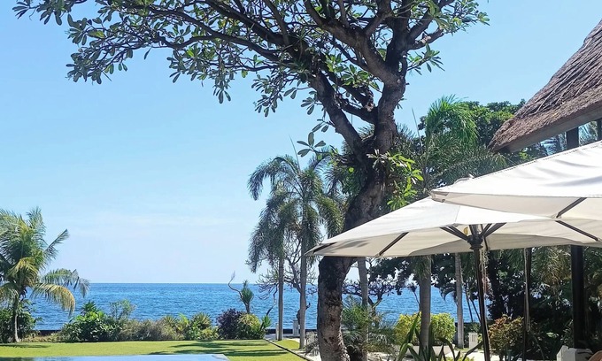 Lokapaksa Villa | VILLA TERANG BULAN: 4BR private family beachfront villa w/ staff, pool & jacuzzi