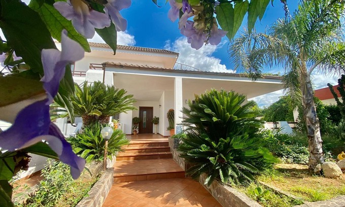 Alezio Villa | Villa "La casa de lujo de Rosa" con jardín y Wi-Fi