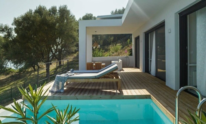 Aktio-Vonitsa Villa | Villa Theresa Summary