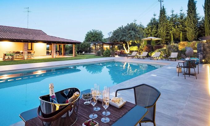 Viagrande Villa | Villa con piscina privada en Viagrande, Sicilia, Italia para 7 personas