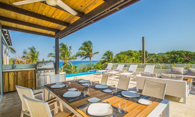 Lighthouse Estates Casa | Villa Topaz Above West Bay with 360 Degree Views!