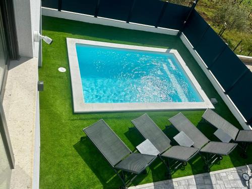 Privlaka Casa | Villa V, ROOMS WITH PRIVATE BATHROOM, SHARED KITCHEN, LIVING ROOM AND GARDEN WITH HEATED POOL, Privlaka, Zadar