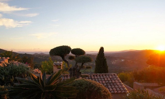 La Londe-les-Maures Casa | Villa Valcros en una zona tranquila con piscina y vistas panorámicas del mar y las islas