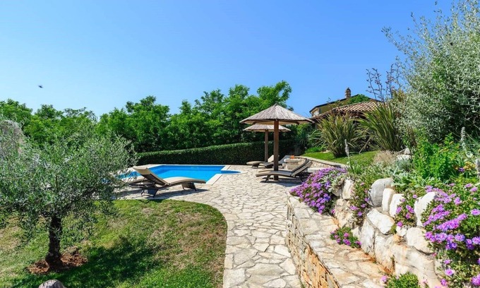 Dracevac Villa | Villa Vally by Villsy