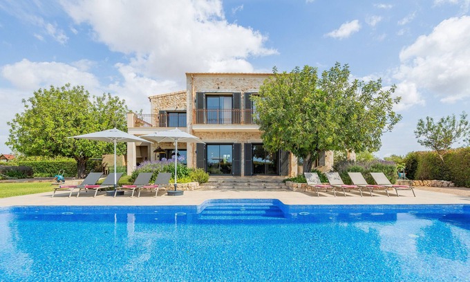 Felanitx Villa | Villa 'Viduleto' con vistas a la montaña, piscina privada y Wi-Fi