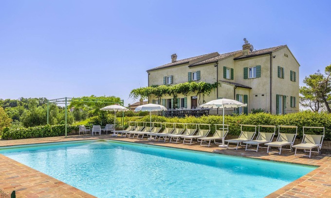 Terre Roveresche Villa | Villa Vista Mare, una magnífica villa en el norte de las Marcas, cerca de la costa del Adriático.