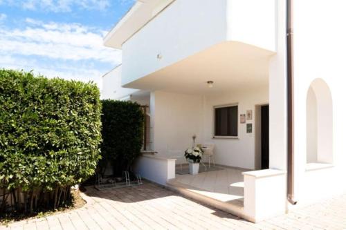Torre Santa Sabina Casa | Villa Vitalis - 400 mt dalle spiagge