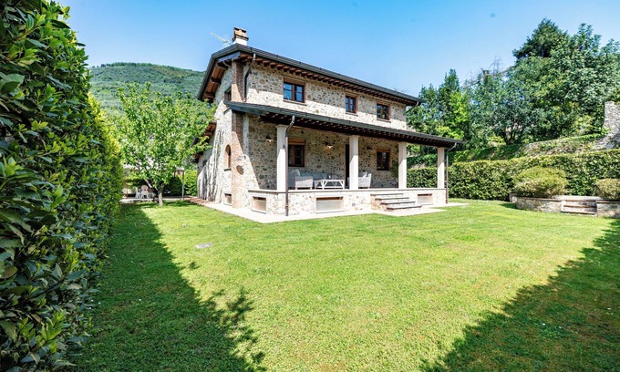 Nocchi Villa | Villa Vittoriano - Surrounded By Nature, Camaiore, Italy