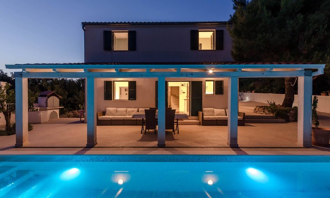 Maslinica Villa | Villa Voga - Gran vista al mar, fabulosa piscina privada, encantador jardín mediterráneo