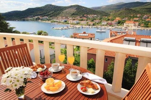 Seget Vranjica Apartamento | Villa Vrbat