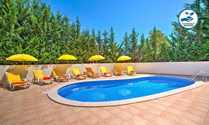 Montechoro Villa | Villa w/ Heatable Pool & BBQ in Albufeira