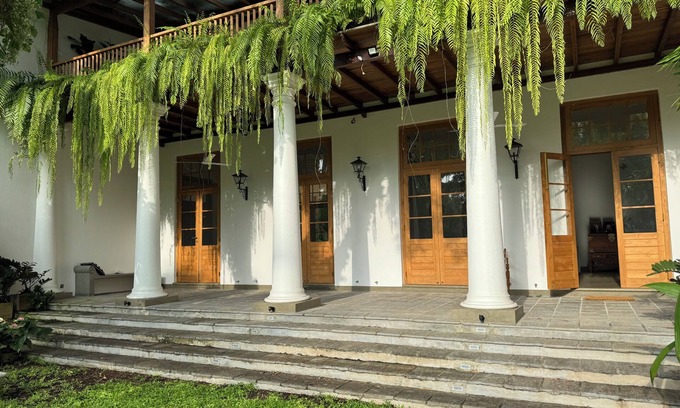 Daluwakotuwa Casa | Villa with 7 bedrooms and WiFi, AC in enchanting Negombo felicianf@gmail.com