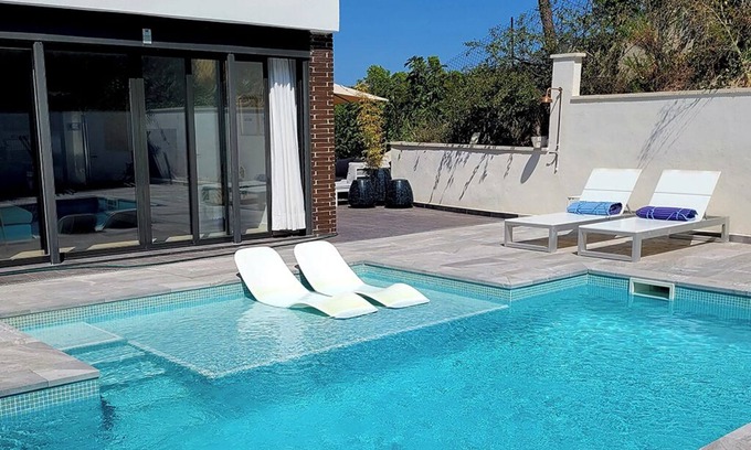 Olivella Villa | Villa con hermosa piscina