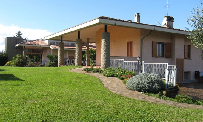 Lake Bracciano Villa | Villa con jardín cerca del lago de Bracciano, a 30 km de Roma