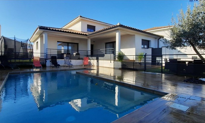 Aimargues Villa | Villa con piscina cerca de las playas