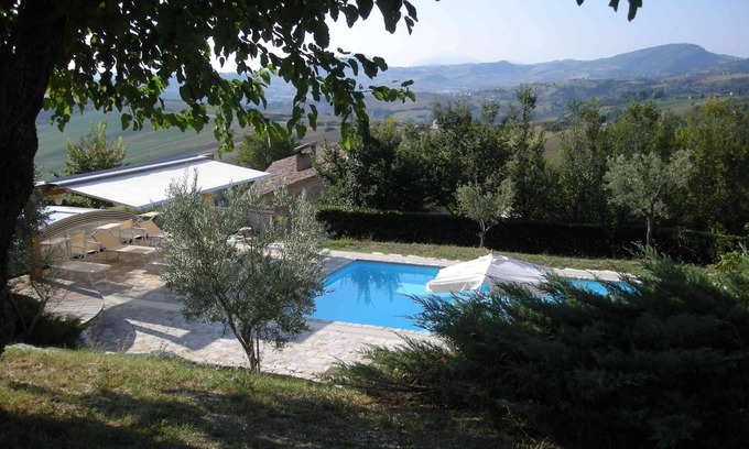 Falerone Villa | Villa con piscina, no muy lejos del mar, zona tranquila, con unas vistas impresionantes